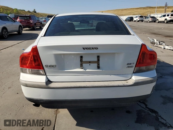 2004 Volvo S60 with VIN YV1RH59H842389027, listed as a Copart auction lot 71309694 with 200,477 mi miles and Salvage Title. Bid and sale history available at carsss.com. Image 6.