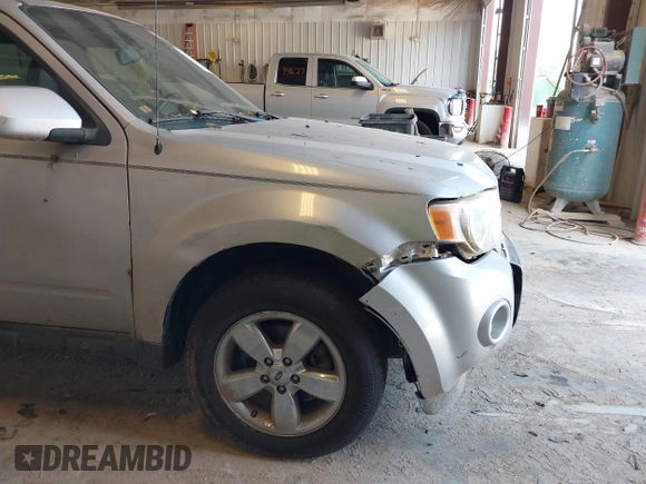 2011 Ford Escape Limited с VIN 1FMCU0EG3BKB39596, выставлен на аукционе IAAI как лот 42622102 с пробегом 179 758 миль миль и . История ставок и продаж доступна на DreamBid. Изображение 12.