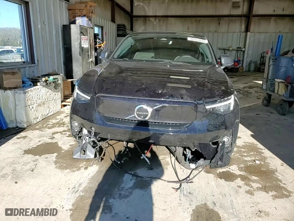 2023 Volvo C40 Recharge Pure Electric Ultimate with VIN YV4ED3GM9P2039427, listed as a Copart auction lot 46353025 with 0 mi miles and Clean Title. Bid and sale history available at carsss.com. Image 11.