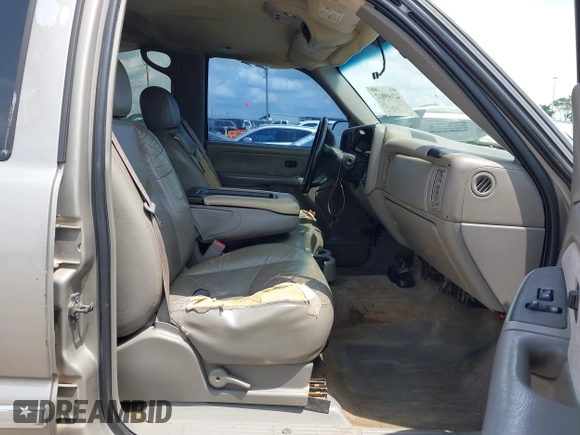 2003 GMC Sierra 1500HD SLT z VIN 1GTGK13U93F108499, wystawiony jako IAAI lot #42149012 z przebiegiem 296 775 mil mil oraz . Historia ofert i sprzedaży dostępna na DreamBid. Obrazek 5.