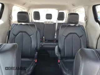2023 Chrysler Pacifica Touring L с VIN 2C4RC1BG0PR606557, выставлен на аукционе Copart как лот 57833105 с пробегом 18 551 миль миль и Списание • Salvage title. История ставок и продаж доступна на DreamBid. Изображение 10.