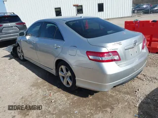 2011 Toyota Camry LE z VIN 4T1BF3EK3BU742628, wystawiony jako IAAI lot #41724697 z przebiegiem 193 726 mil mil oraz . Historia ofert i sprzedaży dostępna na DreamBid. Obrazek 3.
