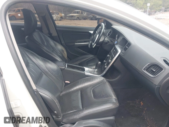 2012 Volvo S60 T5 с VIN YV1622FS6C2133602, выставлен на аукционе IAAI как лот 41041674 с пробегом 189 681 миль миль и . История ставок и продаж доступна на DreamBid. Изображение 5.