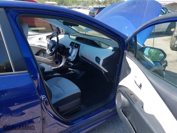 2016 Toyota Prius Four with VIN JTDKARFU3G3524286, listed as a IAAI auction lot 42016148 with 110,096 mi miles. Bid and sale history available at carsss.com. Image 5.