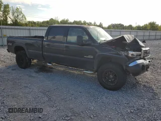 2006 GMC Sierra 3500 DRW SL z VIN 1GTHK33236F115273, wystawiony jako Copart lot #68807084 z przebiegiem 249 002 mil mil oraz Szkody całkowita. Historia ofert i sprzedaży dostępna na DreamBid. Obrazek 4.