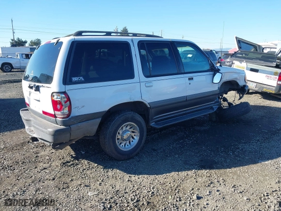1998 Mercury Mountaineer with VIN 4M2ZU55P3WUJ48489, listed as a IAAI auction lot 41368722 with 202,627 mi miles. Bid and sale history available at carsss.com. Image 4.