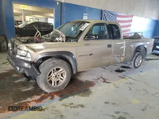2002 Dodge Dakota with VIN 1B7GL12XX2S569628, listed as a Copart auction lot 85619724 with 165,154 mi miles and Salvage Title. Bid and sale history available at carsss.com. Image 1.