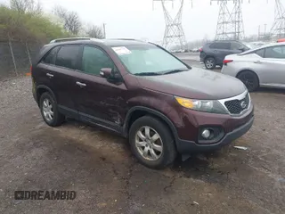 2012 Kia Sorento LX with VIN 5XYKTDA68CG303939, listed as a IAAI auction lot 41917791 with 211,086 mi miles. Bid and sale history available at carsss.com. Image 1.