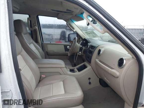2003 Ford Expedition Eddie Bauer with VIN 1FMPU18L63LB22528, listed as a IAAI auction lot 41739859 with 171,670 mi miles. Bid and sale history available at carsss.com. Image 5.