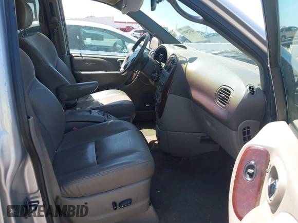 2001 Chrysler Town & Country Limited with VIN 2C8GP64L31R239744, listed as a IAAI auction lot 42224015 with 195,671 mi miles and . Bid and sale history available at DreamBid. Image 5.