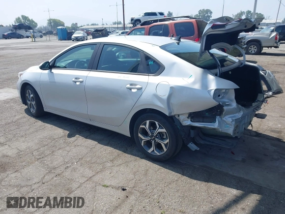 2021 Kia Forte LXS z VIN 3KPF24AD3ME397004, wystawiony jako IAAI lot #42444463 z przebiegiem 36 776 mil mil oraz . Historia ofert i sprzedaży dostępna na DreamBid. Obrazek 3.