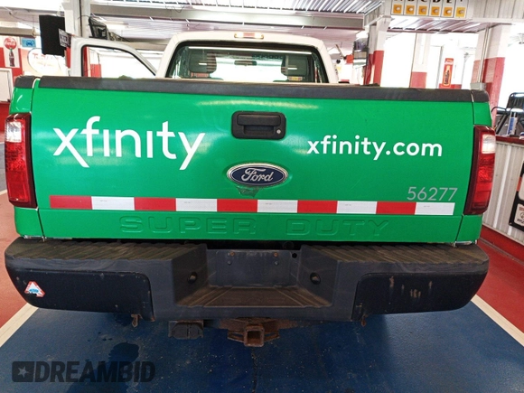 2011 Ford F-250 XL z VIN 1FTBF2B61BEC37445, wystawiony jako IAAI lot #42624921 z przebiegiem 124 106 mil mil oraz . Historia ofert i sprzedaży dostępna na DreamBid. Obrazek 10.