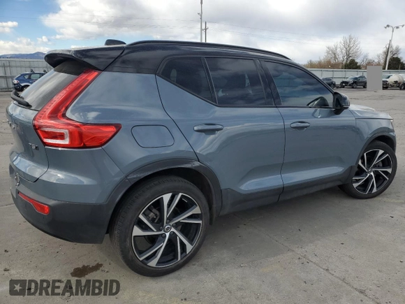 2022 Volvo XC40 R-Design with VIN YV4162UM3N2647089, listed as a Copart auction lot 49997425 with 39,879 mi miles and Salvage title. Bid and sale history available at DreamBid. Image 3.