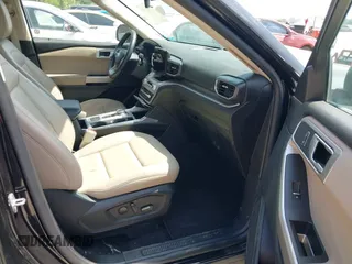 2023 Ford Explorer XLT with VIN 1FMSK7DH5PGB18456, listed as a IAAI auction lot 42067888 with 20,856 mi miles. Bid and sale history available at carsss.com. Image 5.