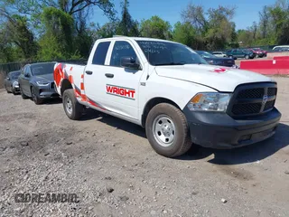 2022 Ram 1500 Tradesman z VIN 1C6RR6FG0NS229625, wystawiony jako IAAI lot #42080396 z przebiegiem 53 077 mil mil oraz . Historia ofert i sprzedaży dostępna na DreamBid. Obrazek 1.