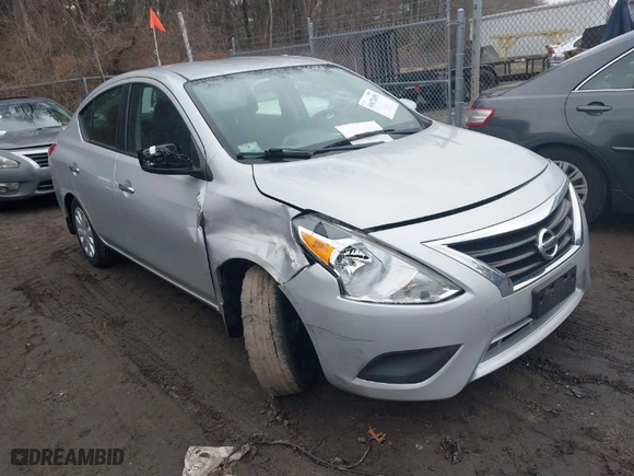 2017 Nissan Versa Sedan SV with VIN 3N1CN7AP3HK472722, listed as a IAAI auction lot 41672450 with 76,835 mi miles. Bid and sale history available at carsss.com. Image 1.