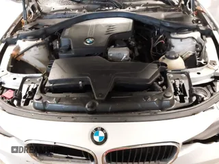 2014 BMW 3 Series 320i xDrive with VIN WBA3C3C52EPV90601, listed as a IAAI auction lot 42082100 with 1 mi miles. Bid and sale history available at carsss.com. Image 10.