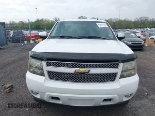 2007 Chevrolet Suburban LTZ with VIN 3GNFK16357G270799, listed as a IAAI auction lot 41966944 with 236,792 mi miles. Bid and sale history available at carsss.com. Image 6.