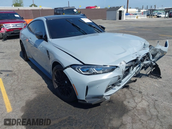 2024 BMW M4 Competition z VIN WBS33AZ05RCP68753, wystawiony jako IAAI lot #42143172 z przebiegiem 6736 mil mil oraz . Historia ofert i sprzedaży dostępna na DreamBid. Obrazek 1.