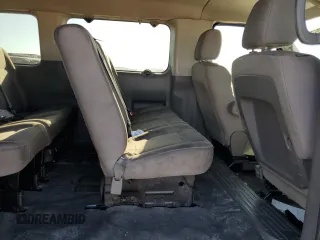 2016 Nissan NV S z VIN 5BZBF0AAXGN852562, wystawiony jako Copart lot #72260334 z przebiegiem 131 898 mil mil oraz Szkoda całkowita • Salvage title. Historia ofert i sprzedaży dostępna na DreamBid. Obrazek 11.