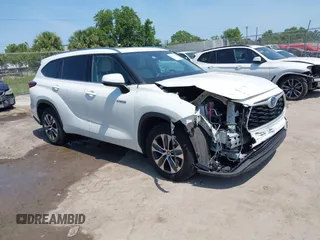 2021 Toyota Highlander Hybrid XLE z VIN 5TDGARAHXMS503736, wystawiony jako IAAI lot #42341350 z przebiegiem 51 778 mil mil oraz . Historia ofert i sprzedaży dostępna na DreamBid. Obrazek 1.