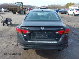 2020 Nissan Altima 2.5 SL with VIN 1N4BL4EW1LC150583, listed as a IAAI auction lot 41490805 with 40,371 mi miles. Bid and sale history available at carsss.com. Image 16.