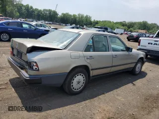 1989 Mercedes-Benz 300 E с VIN WDBEA30D8KA823147, выставлен на аукционе Copart как лот 60485455 с пробегом 126 614 миль миль и Списание • Salvage title. История ставок и продаж доступна на DreamBid. Изображение 3.