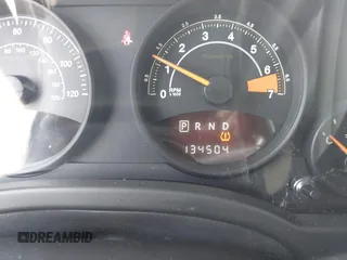2014 Jeep Patriot Latitude z VIN 1C4NJPFA9ED763968, wystawiony jako IAAI lot #42395766 z przebiegiem 134 504 mil mil oraz . Historia ofert i sprzedaży dostępna na DreamBid. Obrazek 7.