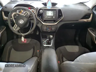 2017 Jeep Cherokee Sport с VIN 1C4PJLAB5HW643353, выставлен на аукционе Copart как лот 57707195 с пробегом 104 655 миль миль и Списание • Salvage title. История ставок и продаж доступна на DreamBid. Изображение 8.