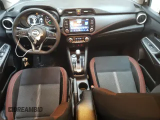 2024 Nissan Versa SR z VIN 3N1CN8FV8RL822726, wystawiony jako Copart lot #57810075 z przebiegiem 31 786 mil mil oraz Szkoda całkowita • Salvage title. Historia ofert i sprzedaży dostępna na DreamBid. Obrazek 8.