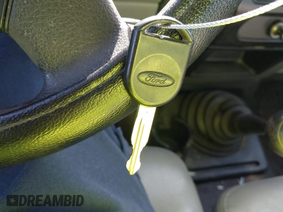 2008 Ford F-150 XL с VIN 1FTRF12238KE94297, выставлен на аукционе IAAI как лот 42825144 с пробегом 310 490 миль миль и . История ставок и продаж доступна на DreamBid. Изображение 11.