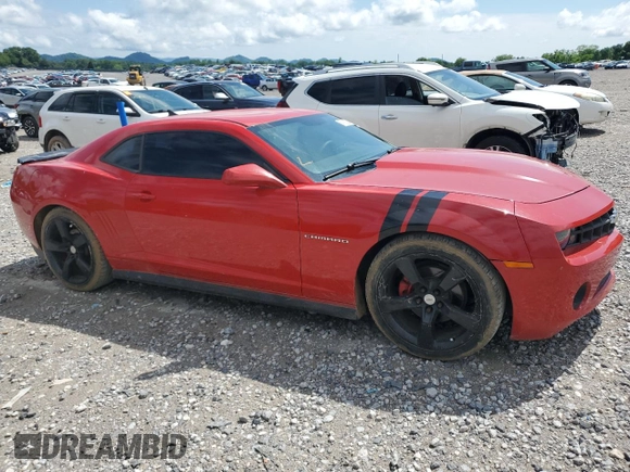 2013 Chevrolet Camaro LS z VIN 2G1FE1E32D9207577, wystawiony jako Copart lot #57692525 z przebiegiem 89 453 mil mil oraz Czysty tytuł • Clean title. Historia ofert i sprzedaży dostępna na DreamBid. Obrazek 4.