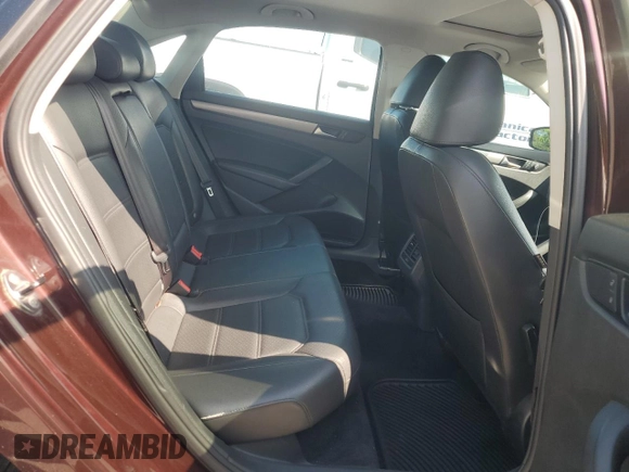 2014 Volkswagen Passat SE z VIN 1VWBN7A30EC084173, wystawiony jako Copart lot #58688645 z przebiegiem 141 726 mil mil oraz Szkoda całkowita • Salvage title. Historia ofert i sprzedaży dostępna na DreamBid. Obrazek 10.