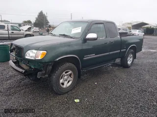 2000 Toyota Tundra SR5 with VIN 5TBBT4410YS016064, listed as a IAAI auction lot 40748828 with 228,435 mi miles. Bid and sale history available at carsss.com. Image 2.