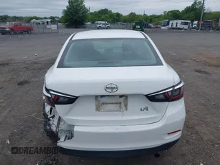 2016 Scion iA z VIN 3MYDLBZV6GY138680, wystawiony jako IAAI lot #42240425 z przebiegiem 100 191 mil mil oraz . Historia ofert i sprzedaży dostępna na DreamBid. Obrazek 16.