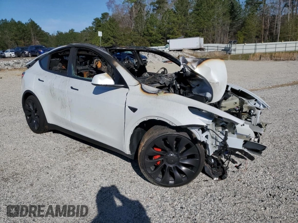 2024 Tesla Model Y Performance z VIN 7SAYGDEF5RF183755, wystawiony jako Copart lot #47230175 z przebiegiem Nie podano mil oraz Szkoda całkowita • Salvage title. Historia ofert i sprzedaży dostępna na DreamBid. Obrazek 4.