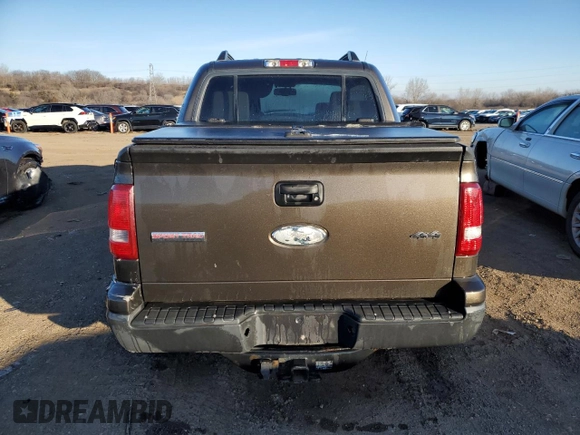 2008 Ford Explorer Sport Trac XLT z VIN 1FMEU51E58UB08051, wystawiony jako Copart lot #87066424 z przebiegiem 213 473 mil mil oraz Szkoda całkowita • Salvage title. Historia ofert i sprzedaży dostępna na DreamBid. Obrazek 6.