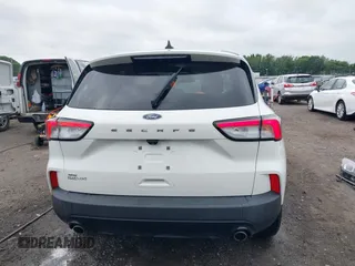 2021 Ford Escape SE z VIN 1FMCU0G6XMUB32625, wystawiony jako IAAI lot #42279918 z przebiegiem 93 646 mil mil oraz . Historia ofert i sprzedaży dostępna na DreamBid. Obrazek 17.
