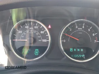 2016 Jeep Wrangler Unlimited Sport z VIN 1C4BJWDG4GL288615, wystawiony jako IAAI lot #42520924 z przebiegiem 113 594 mil mil oraz . Historia ofert i sprzedaży dostępna na DreamBid. Obrazek 7.