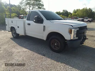 2018 Ford F-250 XL z VIN 1FDBF2A65JEC47942, wystawiony jako IAAI lot #42362008 z przebiegiem 173 284 mil mil oraz . Historia ofert i sprzedaży dostępna na DreamBid. Obrazek 1.