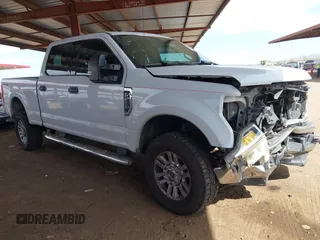 2017 Ford F-250 Lariat z VIN 1FT7W2B66HEB41101, wystawiony jako IAAI lot #41900458 z przebiegiem 133 348 mil mil oraz . Historia ofert i sprzedaży dostępna na DreamBid. Obrazek 1.