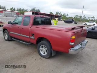 2000 Toyota Tundra SR5 z VIN 5TBRT3417YS053962, wystawiony jako IAAI lot #42051203 z przebiegiem 165 584 mil mil oraz . Historia ofert i sprzedaży dostępna na DreamBid. Obrazek 3.
