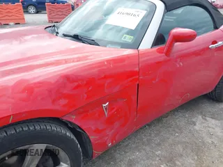 2008 Pontiac Solstice z VIN 1G2MC35B28Y126205, wystawiony jako IAAI lot #41690165 z przebiegiem 95 197 mil mil oraz . Historia ofert i sprzedaży dostępna na DreamBid. Obrazek 6.