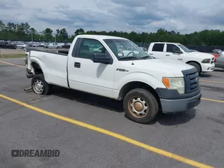 2010 Ford F-150 XL с VIN 1FTMF1CW0AKE21387, выставлен на аукционе IAAI как лот 42118390 с пробегом 231 861 миль миль и . История ставок и продаж доступна на DreamBid. Изображение 1.