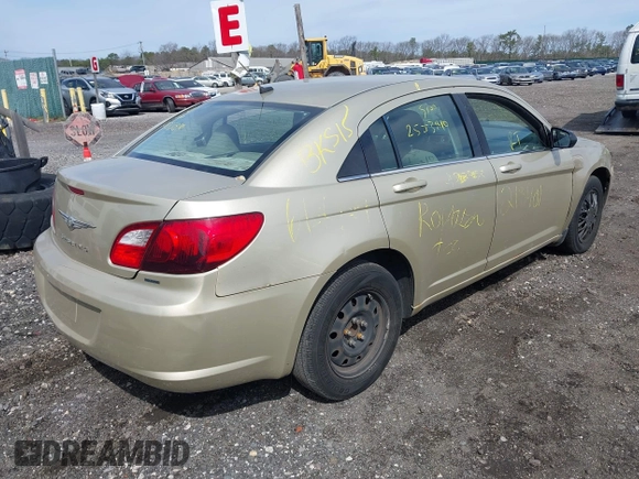 2010 Chrysler Sebring Touring z VIN 1C3CC4FB8AN187095, wystawiony jako IAAI lot #42032541 z przebiegiem 189 971 mil mil oraz . Historia ofert i sprzedaży dostępna na DreamBid. Obrazek 4.