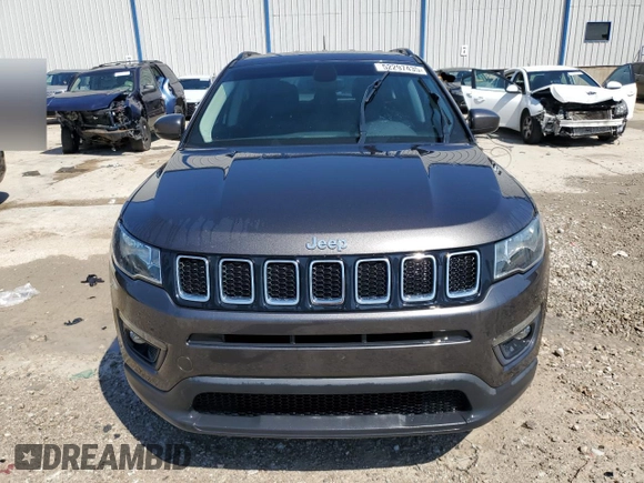 2017 Jeep Compass Latitude with VIN 3C4NJCBB8HT653337, listed as a Copart auction lot 52297435 with 116,693 mi miles and Non repairable. Bid and sale history available at DreamBid. Image 5.