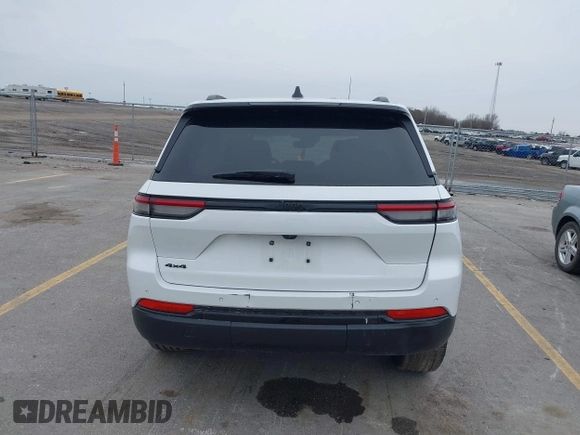 2024 Jeep Grand Cherokee Altitude with VIN 1C4RJHAG1RC707103, listed as a IAAI auction lot 41964830 with 27,302 mi miles and . Bid and sale history available at DreamBid. Image 17.
