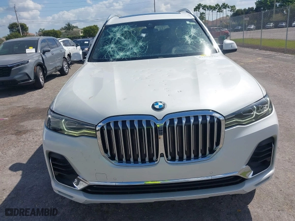 2021 BMW X7 xDrive40i with VIN 5UXCW2C03M9F63758, listed as a IAAI auction lot 41708939 with 57,872 mi miles. Bid and sale history available at carsss.com. Image 6.