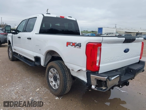 2024 Ford Super Duty F-250 SRW XL with VIN 1FT7W2BT6RED57554, listed as a IAAI auction lot 41546492 with 20,731 mi miles. Bid and sale history available at carsss.com. Image 3.