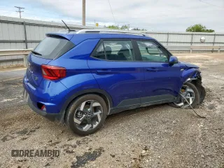 2024 Hyundai Venue SEL z VIN KMHRC8A38RU284095, wystawiony jako Copart lot #58979905 z przebiegiem 17 646 mil mil oraz Czysty tytuł • Clean title. Historia ofert i sprzedaży dostępna na DreamBid. Obrazek 3.